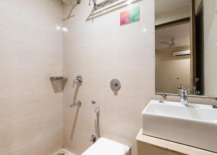 Lotus Grand Mumbai Near International Airport Bed & Breakfast